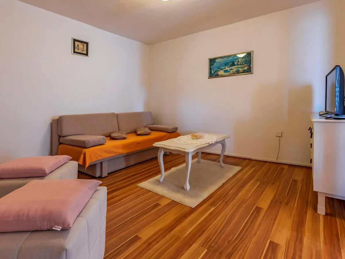 Apartment Vladimir - Pul237 By Interhome Banjole Croatia