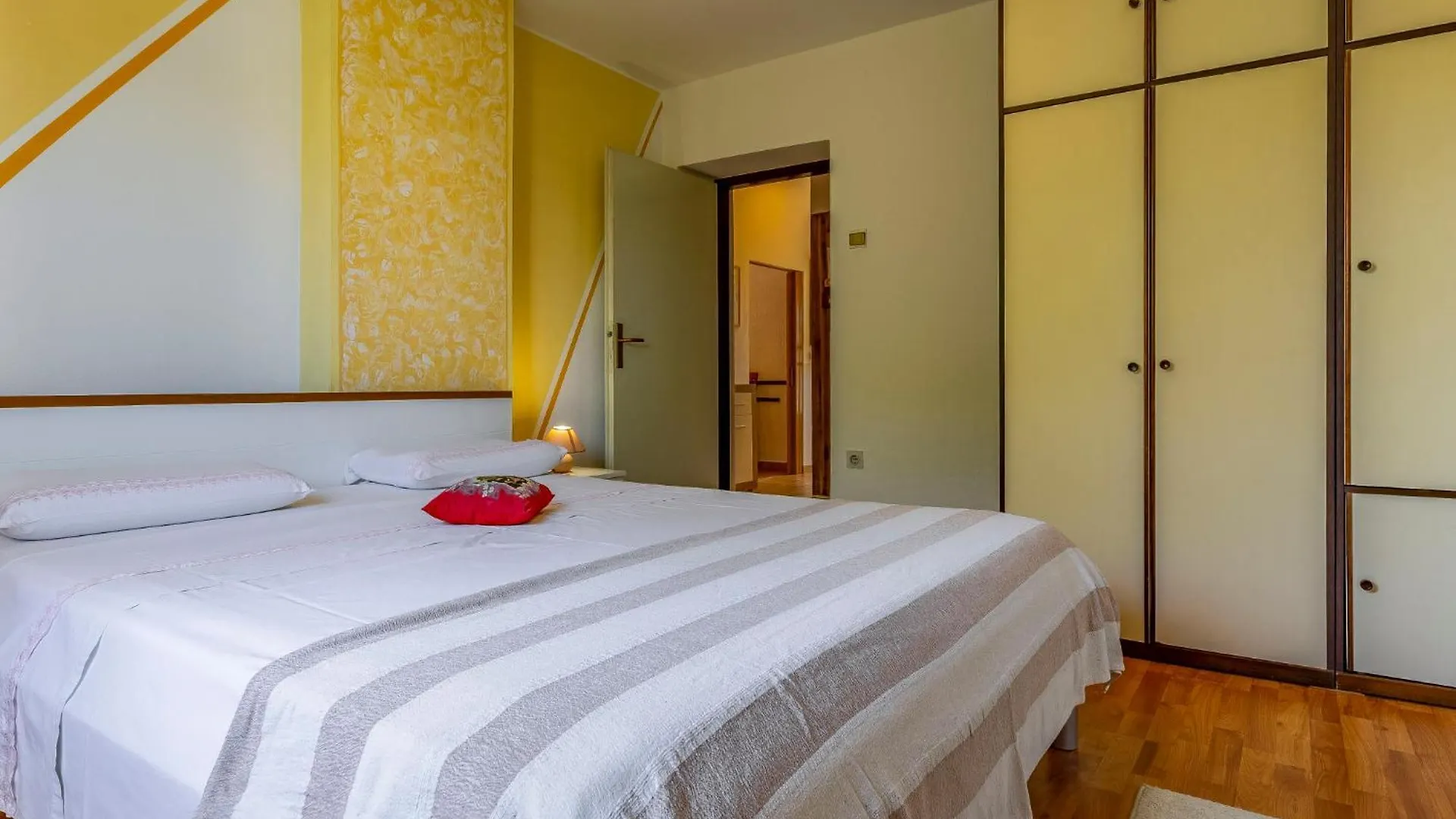 Apartment Vladimir - Pul237 By Interhome Banjole Croatia